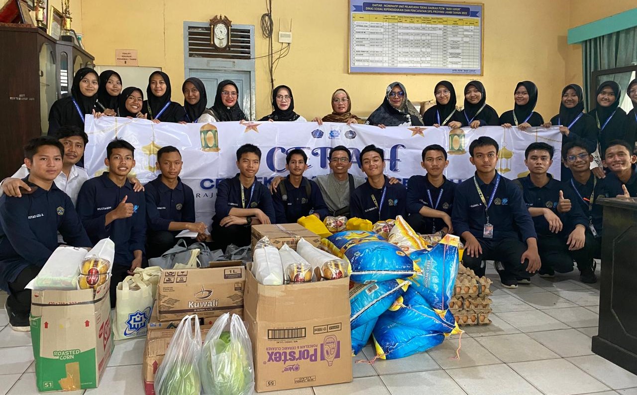 Sentuhan Kasih di Tengah Ramadhan: MAN IC Jambi Berbagi Kebahagiaan dengan Panti Jompo