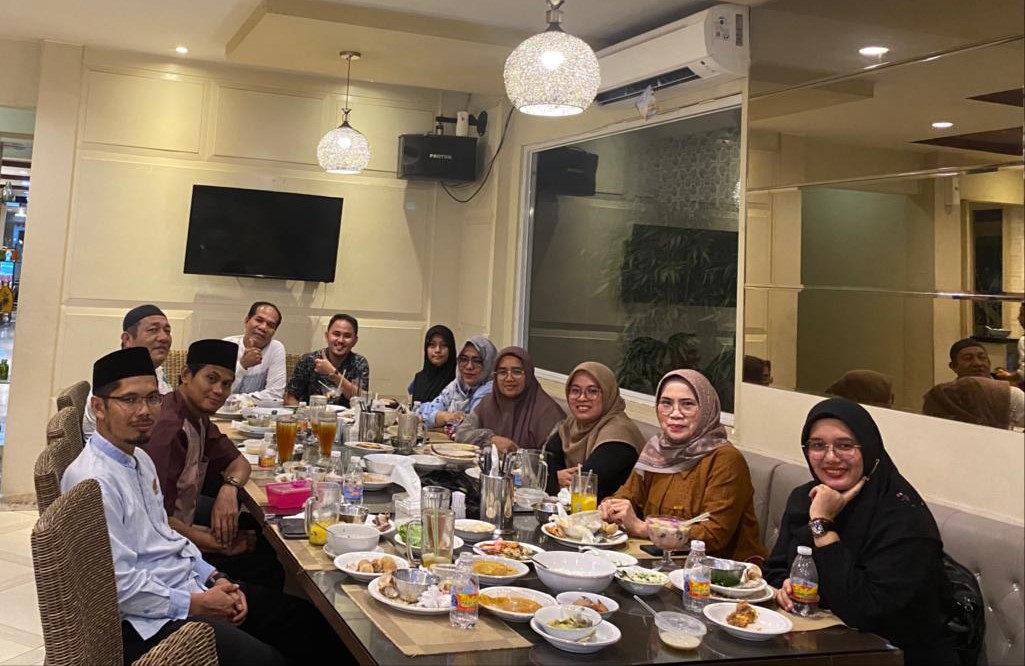 Kepala MAN IC Jambi dan Komite Mempererat Silaturahim melalui Acara Buka Puasa Bersama