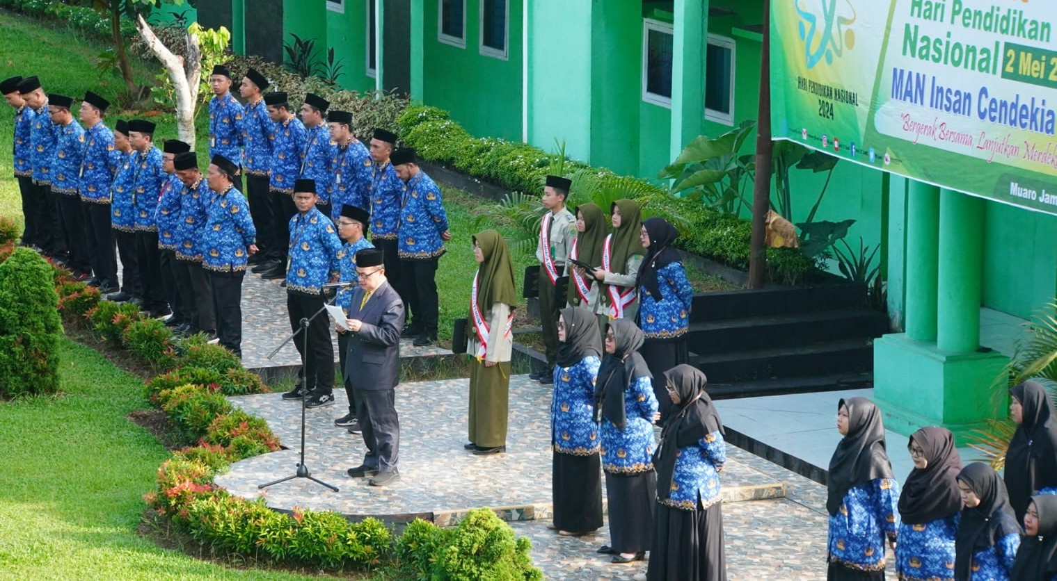 Upacara Hari Pendidikan Nasional di MAN Insan Cendekia Jambi: Menyongsong Masa Depan dengan Bergerak Bersama Melanjutkan Merdeka Belajar