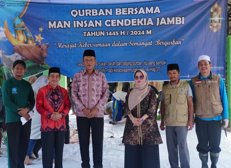 MAN IC Jambi Sambut Kehadiran Kepala Kanwil Kementerian Agama Provinsi Jambi pada Pemotongan Hewan Qurban