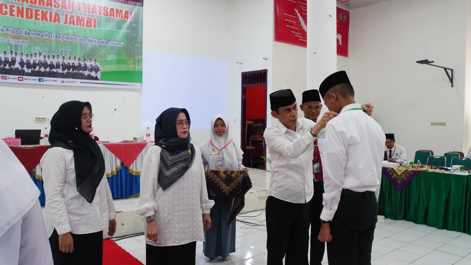 Kabid Pendidikan Madrasah Kantor Wilayah Kementerian Agama Provinsi Jambi Membuka Kegiatan MATSAMA di MAN Insan Cendekia