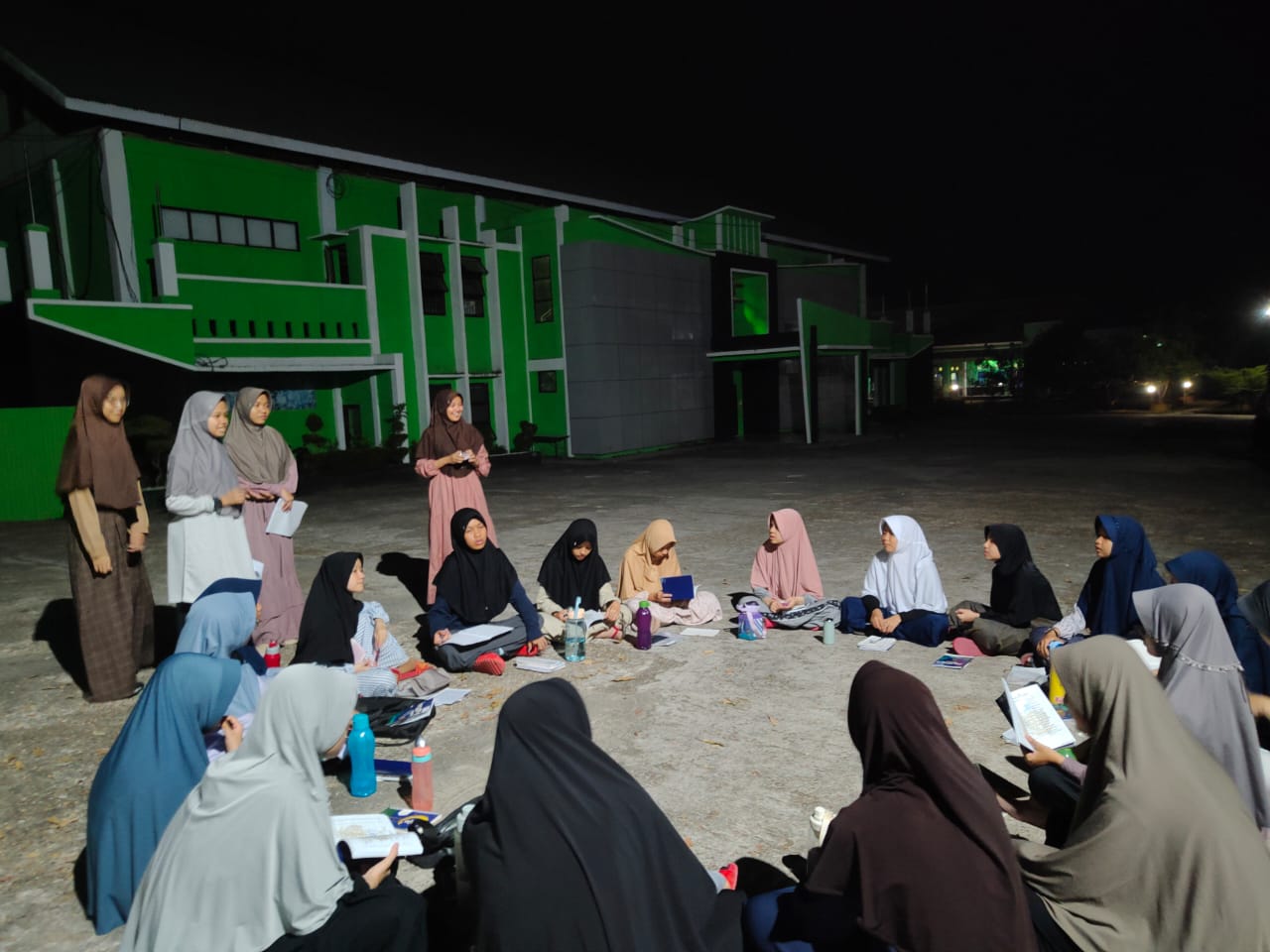 Peran Penting Kegiatan Mufradat dalam Meningkatkan Kemampuan Bahasa Internasional Siswa MAN IC Jambi