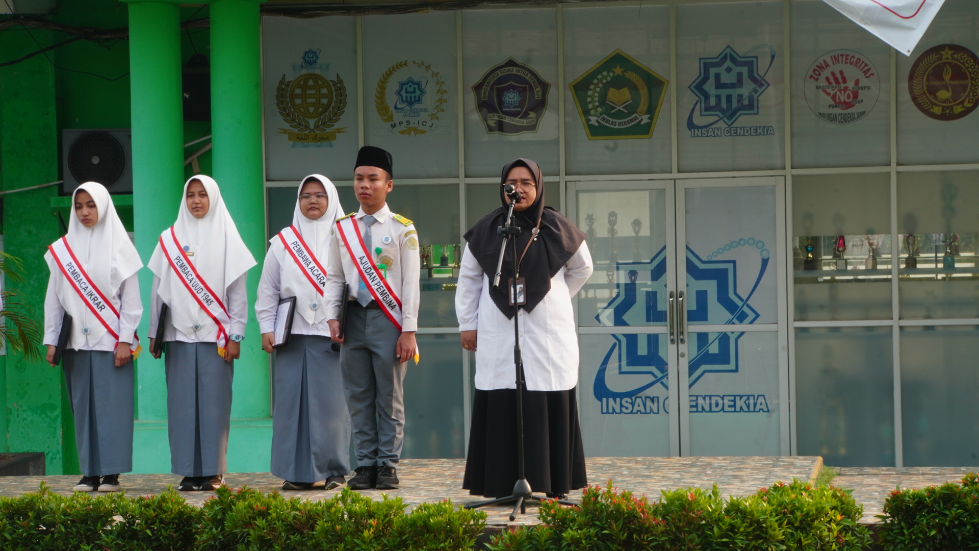 Adab yang Sedikit Lebih Utama dari Ilmu yang Banyak, Ibu Namirah Ingatkan Siswa MAN IC Jambi
