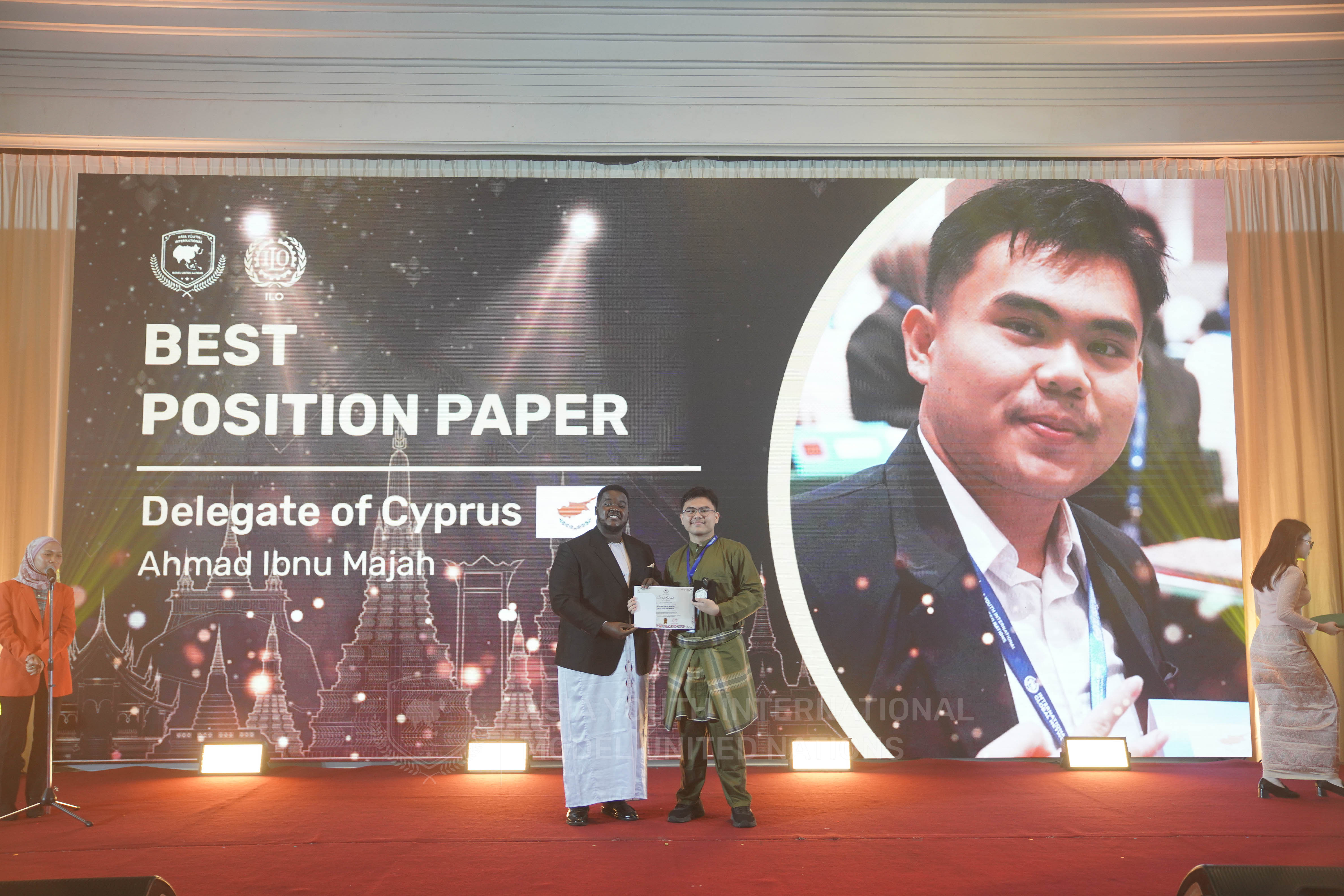 Prestasi Internasional: Siswa MAN IC Jambi Raih Best Position Paper di AYIMUN Bangkok