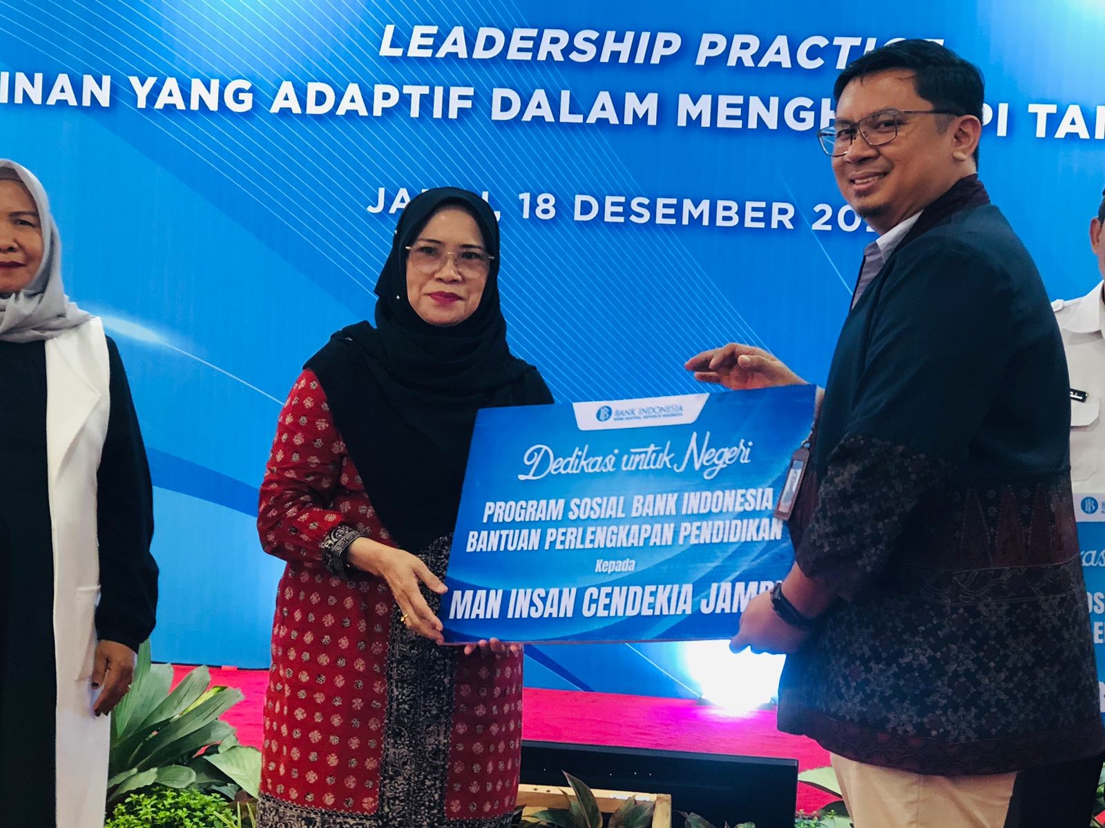 Bank Indonesia Serahkan Bantuan Interactive Board untuk MAN IC Jambi