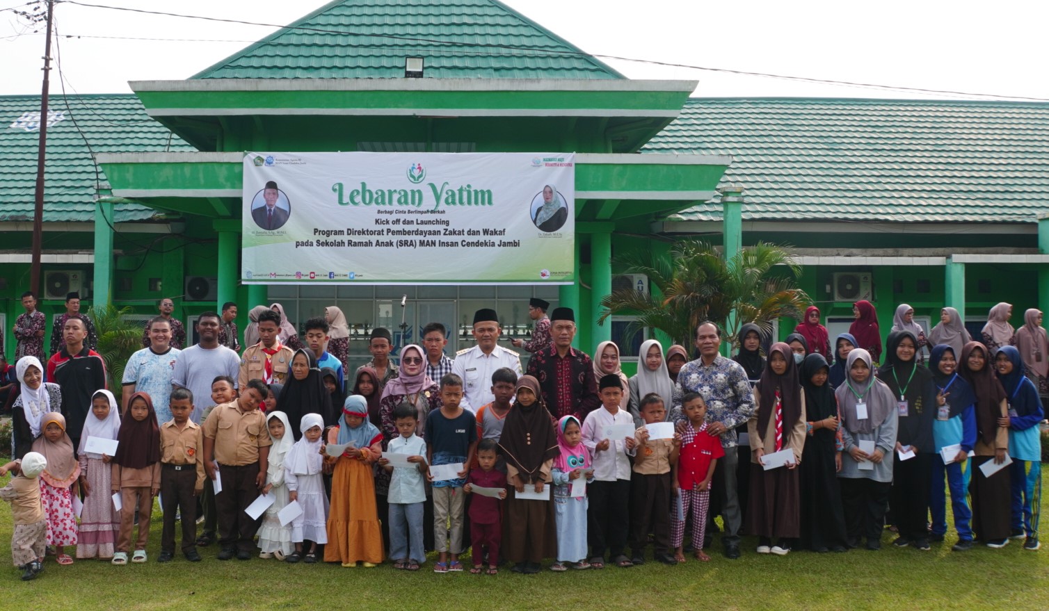 Camat Jaluko Berbagi Kebahagiaan dengan Anak Yatim di MAN Insan Cendekia Jambi