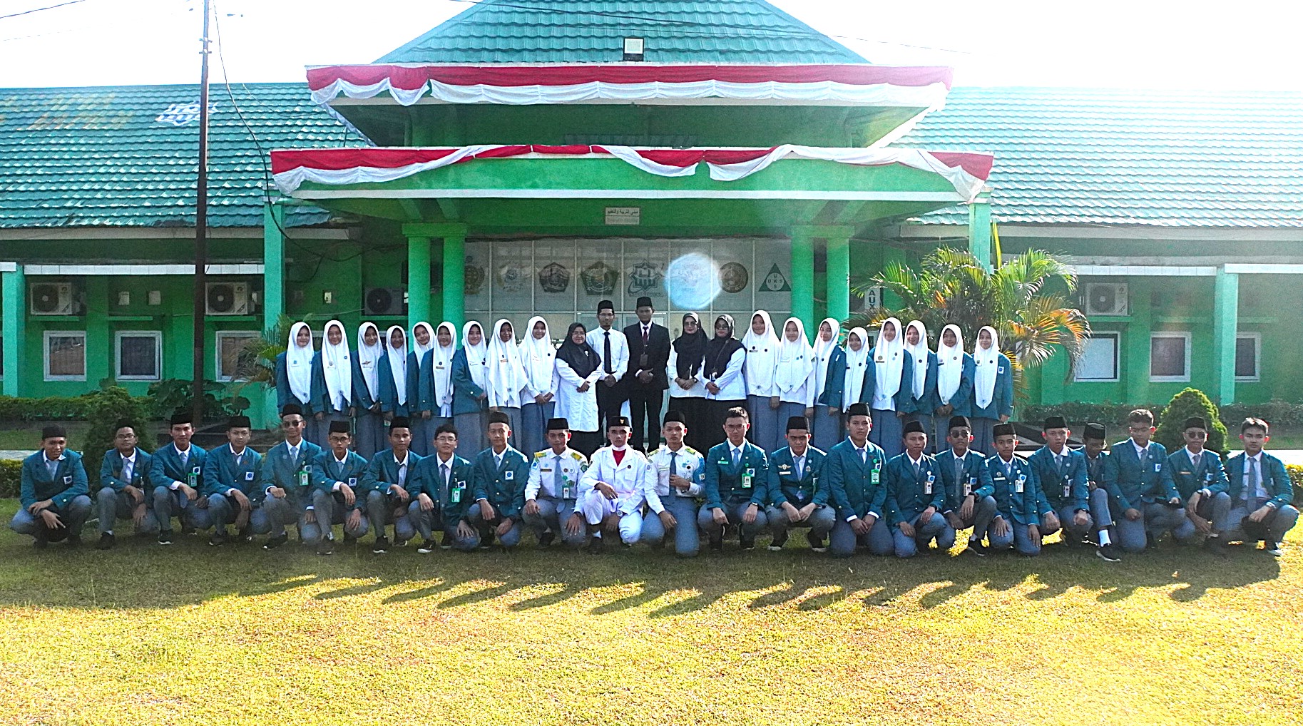 MAN IC Jambi Berikan Penghargaan kepada Siswa Berprestasi Semester Genap 2023/2024