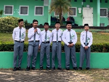 OSIS MAN Insan Cendekia Jambi  Laksanakan Pembinaan Kedisiplinan Usai Apel Pagi