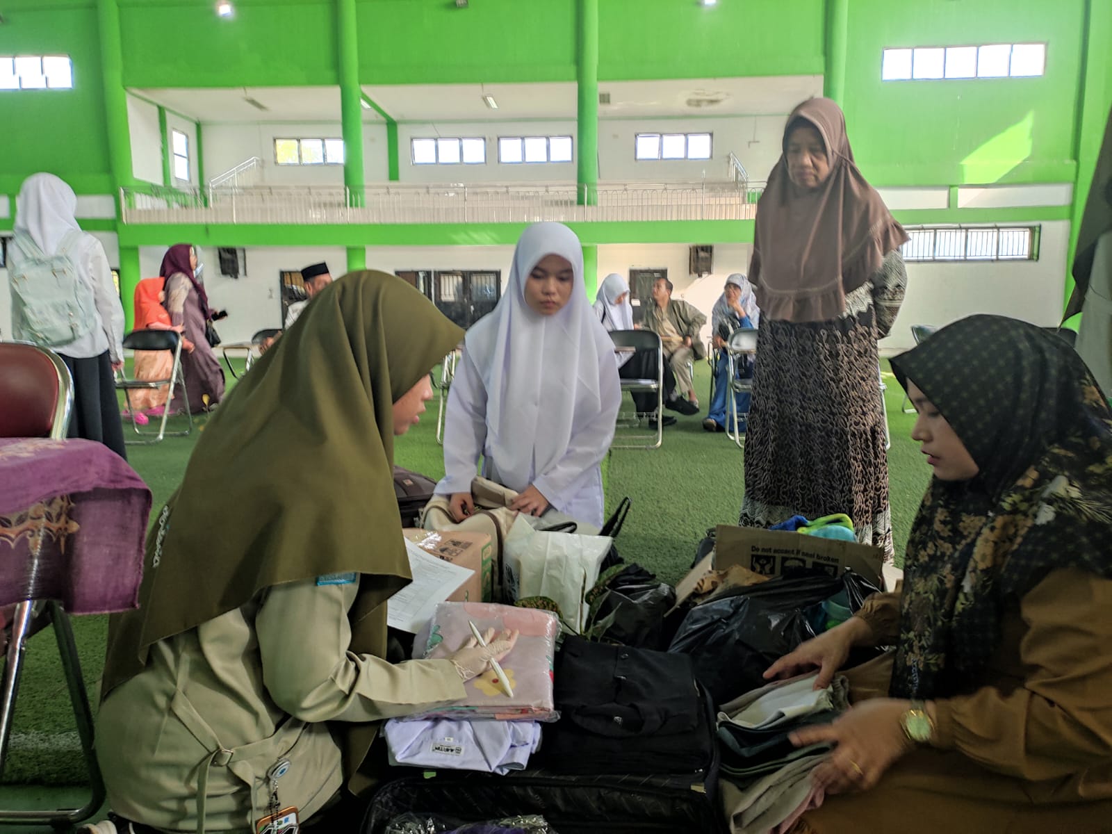 Proses Masuk Asrama MAN IC Jambi Dilengkapi Pemeriksaan Barang Bawaan