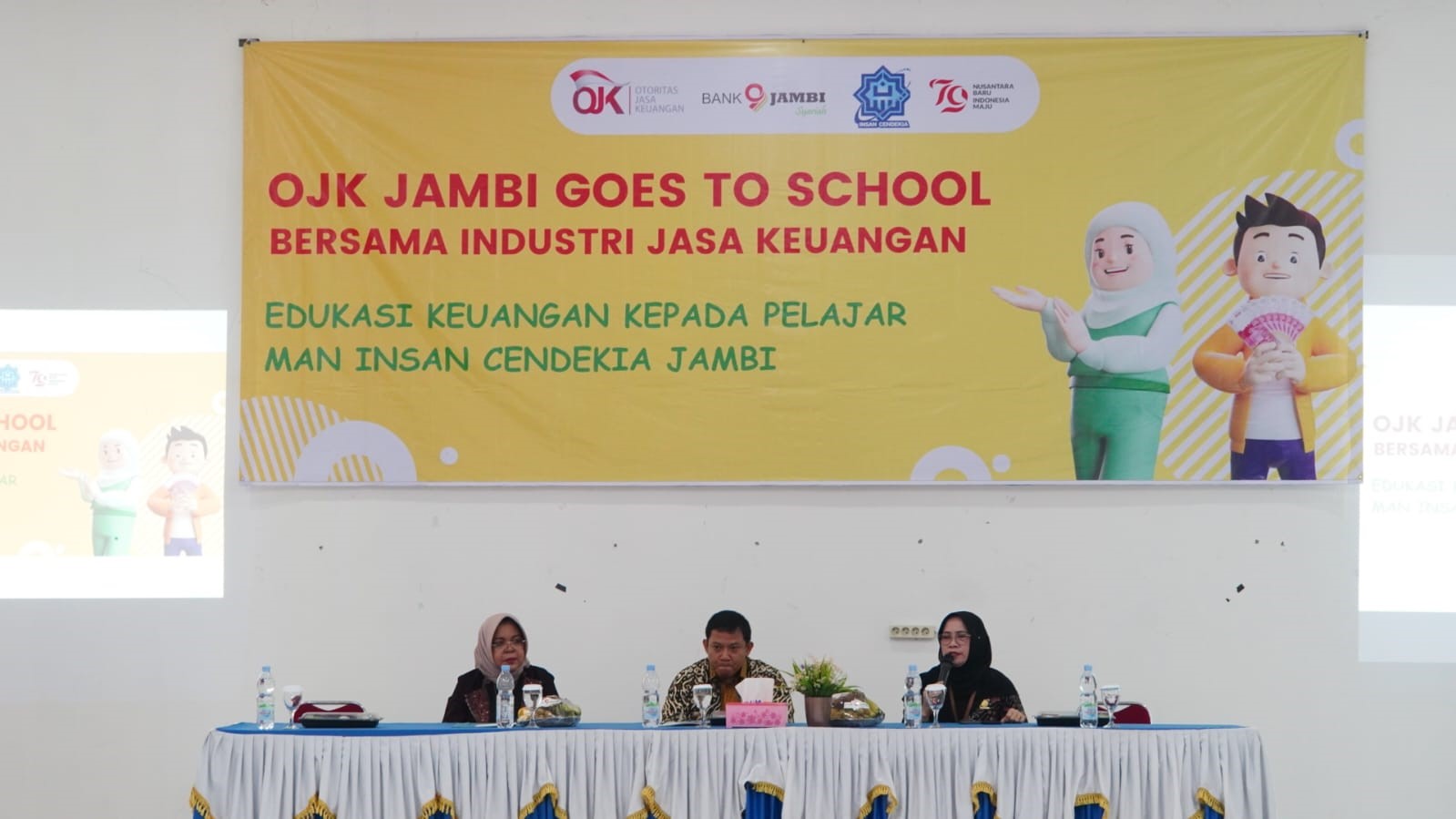 Siswa MAN IC Jambi Antusias Ikuti Edukasi Keuangan dari OJK dan Bank 9 Jambi