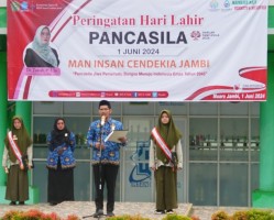 MAN IC Jambi Gelar Upacara Hari Lahir Pancasila: Pancasila Jiwa Pemersatu Bangsa Menuju Indonesia Emas 2045