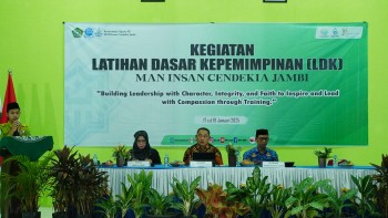 Mengusung tema Building Leadership with Character, Integrity, and Faith to Inspire and Lead with Compassion Through Training  MAN IC Jambi Gelar LDKS 2025