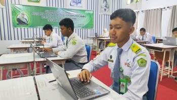 Anggota Osis MAN IC Jambi Ikuti ANBK dengan Semangat dan Integritas Tinggi