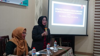 Kepala MAN IC Jambi Bahas Strategi Pembelajaran Inklusif di Konsinyering