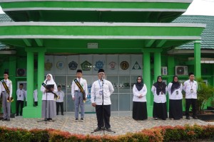 Menenun Adab dan Ilmu dalam Upacara Senin Pagi MAN IC Jambi