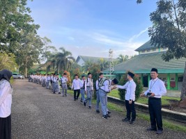SENSASI Pagi MAN IC Jambi, Tebarkan Senyum, Salam, dan Budaya Zona Integritas untuk Bangun Karakter Peserta Didik