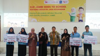 Siswa MAN IC Jambi Ikuti Edukasi Keuangan dalam Kegiatan OJK Goes to School