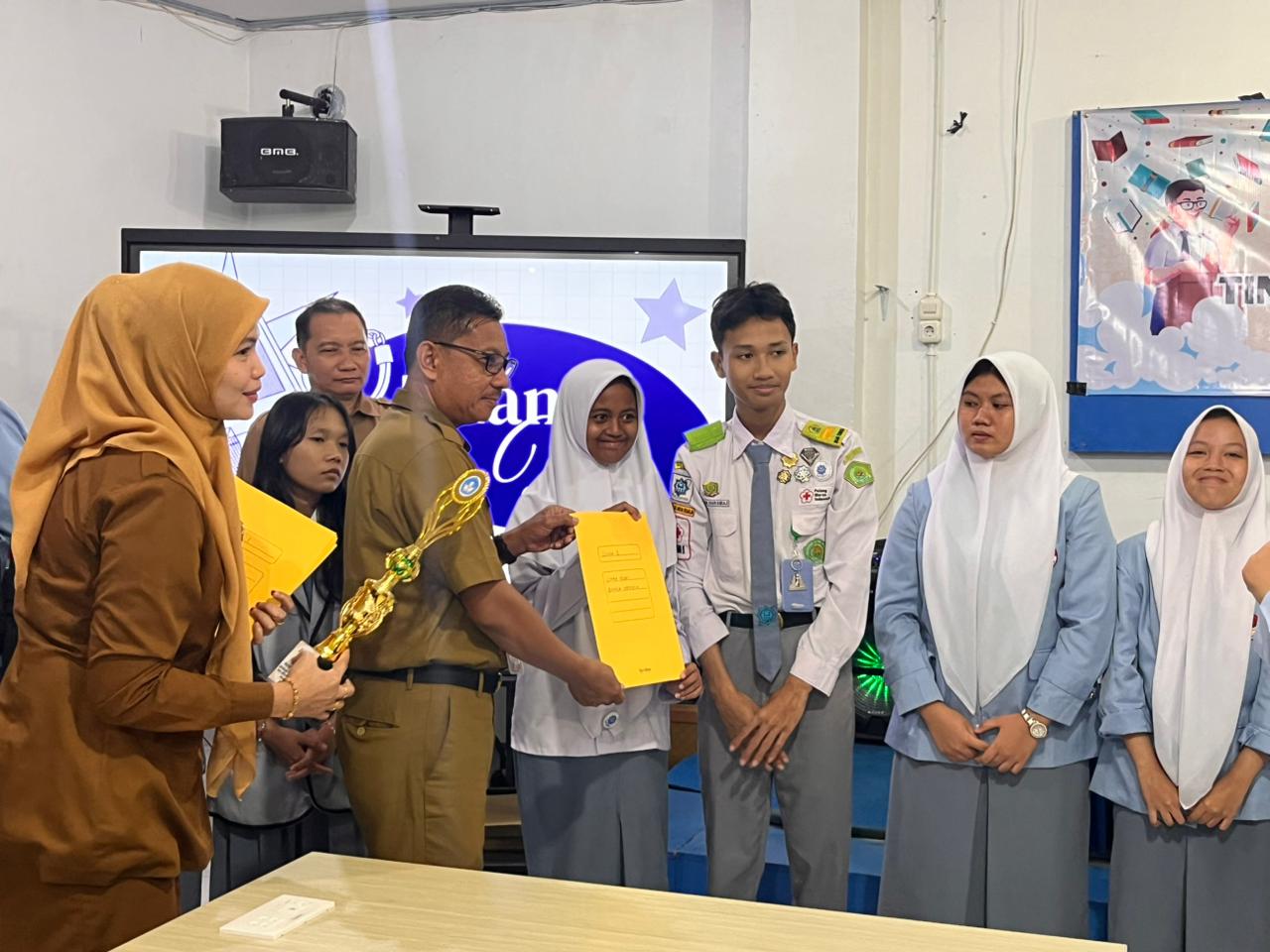 Tim Debat MAN IC Jambi Raih Juara 2 LDI Tingkat Kabupaten Muaro Jambi 2026